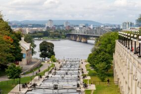 Le musée Bytown au bord du canal Rideau à Ottawa