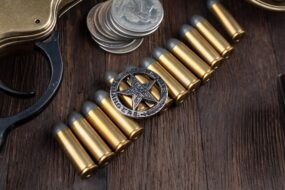 Munitions et insigne de Texas Rangers