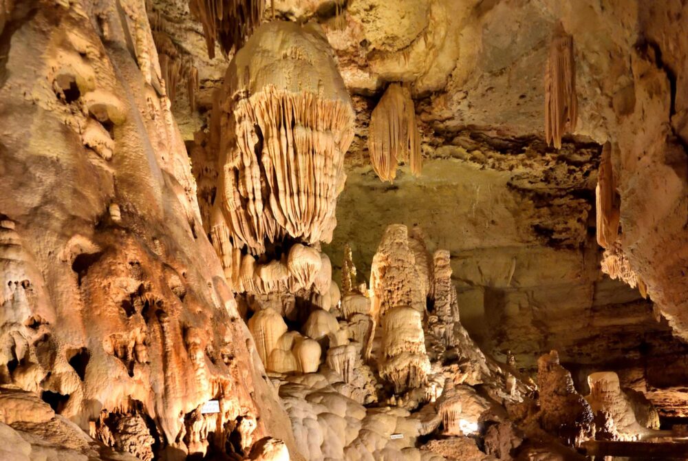 Natural Bridge Caverns