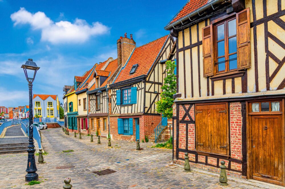 Saint-Leu, quartier de maisons traditionnelles en pierre dans le centre historique d'Amiens