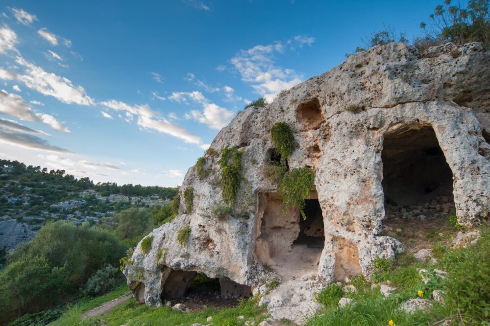Tombes de la nécropole de Pantalica