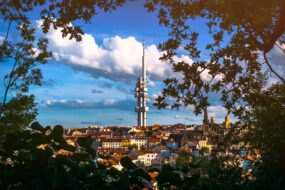 Tour de télévision de Žižkov à Prague