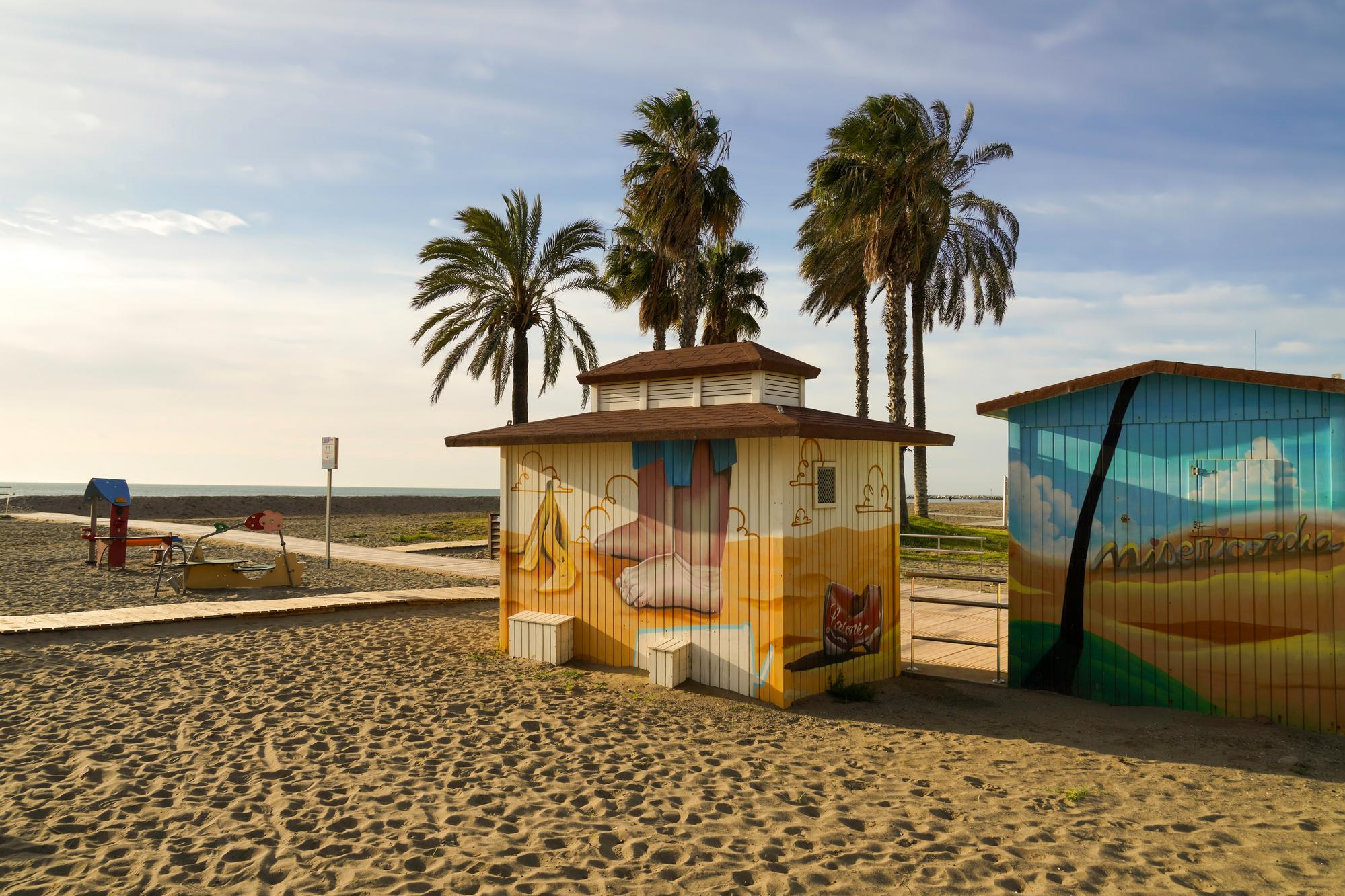 Vue panoramique de la Playa de la Malagueta à Málaga, Espagne, photographiée en mars 2024