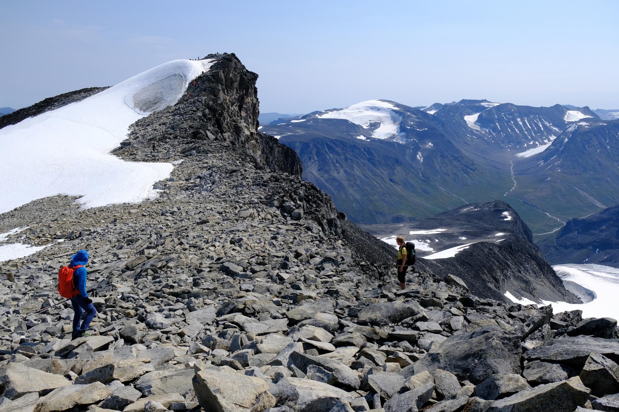 Vue panoramique sur les montagnes et les lacs du parc national de Jotunheimen en Norvège