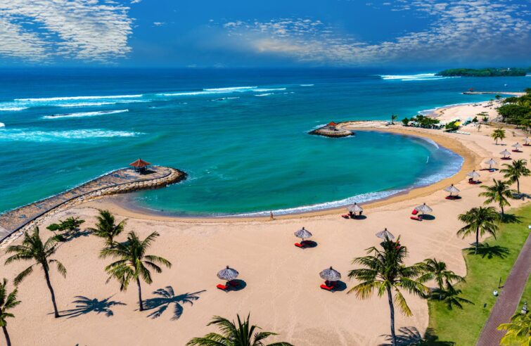 Vue sur la plage de Nusa Dua à Bali