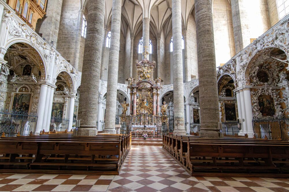 Vue sur l'intérieur de la Franziskanerkirche