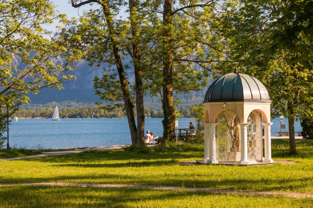 Vue sur un parc près du lac de Mondsee