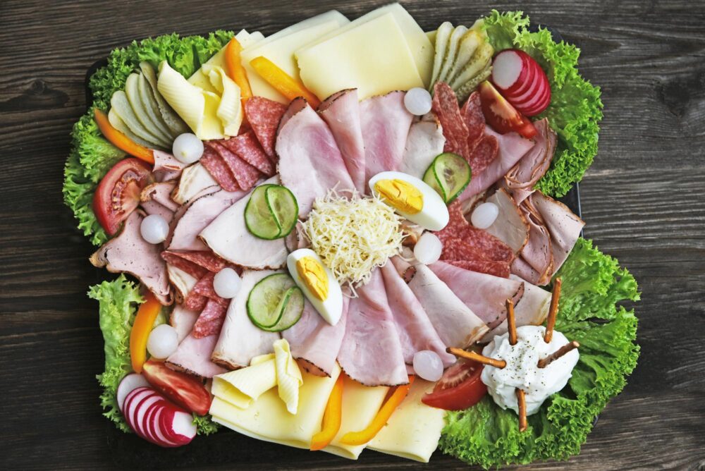 assortiment de charcuterie et de fromages autrichiens