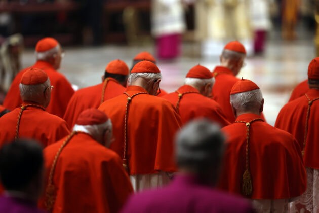 Cardinaux, rituels au Vatican après la mort du Pape