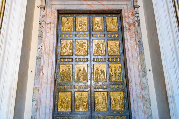 Porte Sainte du Vatican