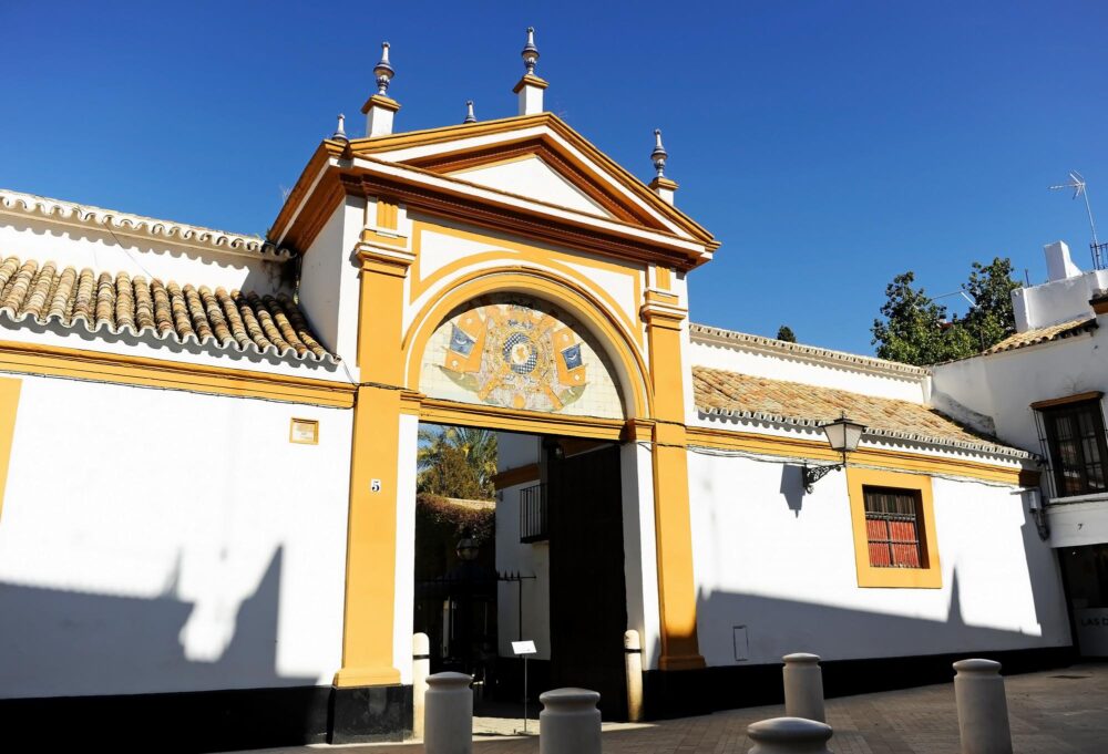 Façade du Palais de Las Dueñas à Séville