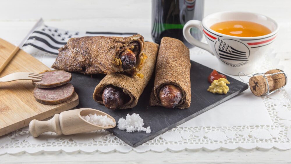 Galette-saucisse, parmi les 50 spécialités culinaires françaises à déguster