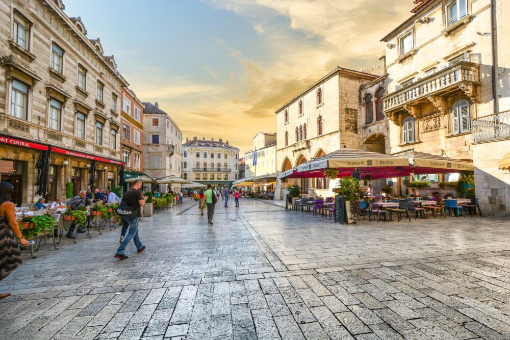 La Place du Peuple au petit matin à Split