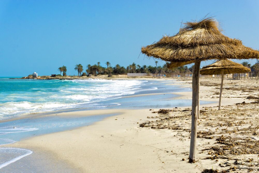 La plage de Djerba, Tunisie