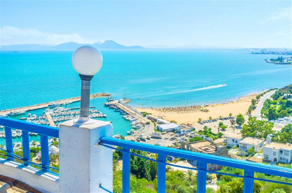 La plage de Sidi Bou Saïd, Tunisie