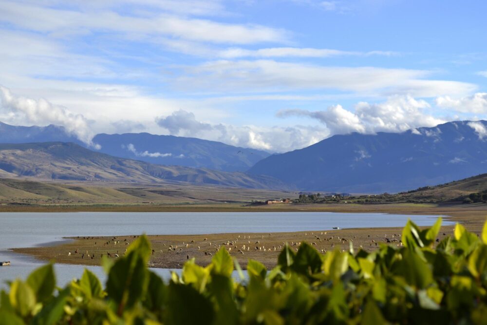 Le lac de Lalla Takerkoust près de Marrakech, Maroc