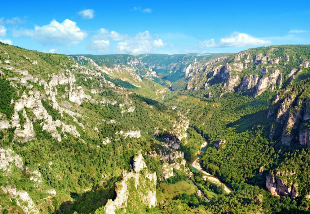Le panorama sur les gorges du Tarn depuis le point Sublime