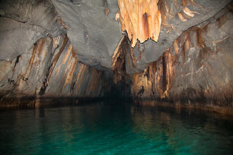 Le parc national de la rivière souterraine de Puerto Princesa, Philippines