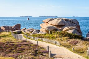 Le sentier des Douaniers en Bretagne, France
