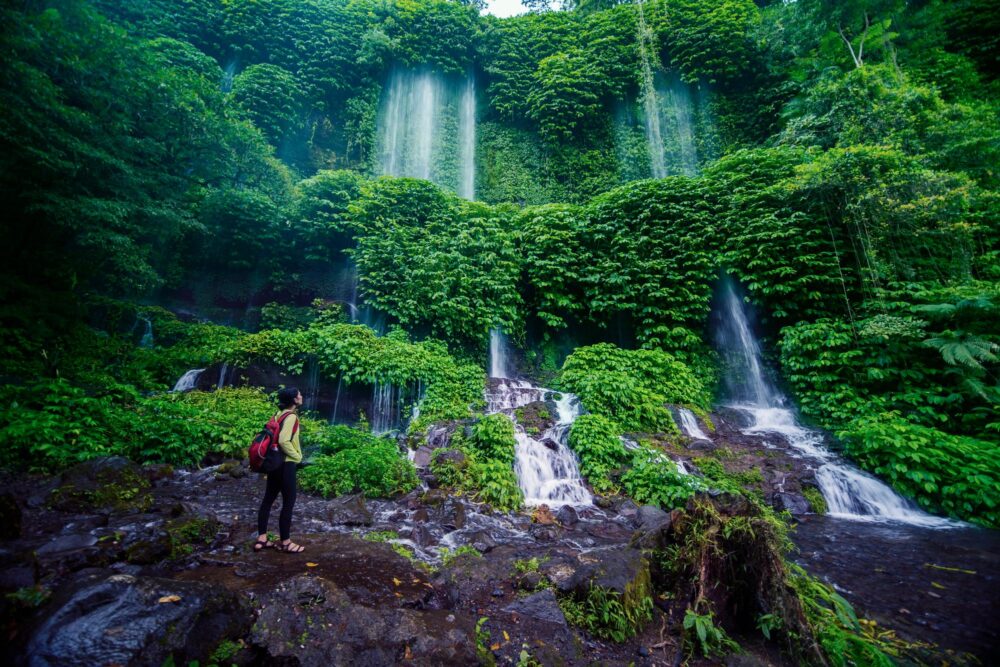 Les cascades Benang Kelambu à Lombok, Indonésie