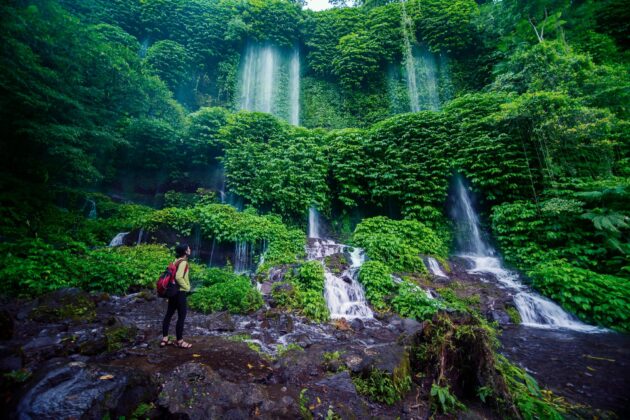 Les cascades Benang Kelambu à Lombok, Indonésie