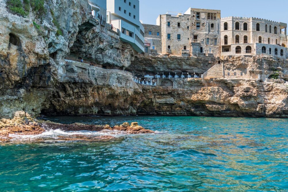Les falaises de Polignano a Mare