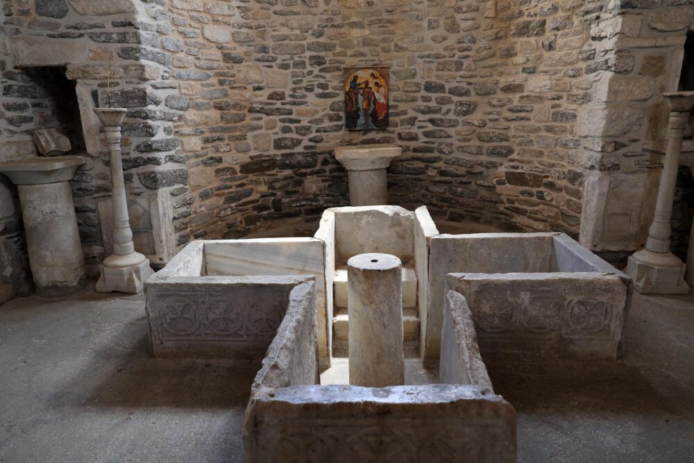 Panagia Ekatontapiliani