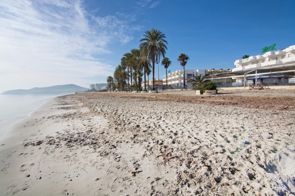 Playa d'en bossa, Ibiza