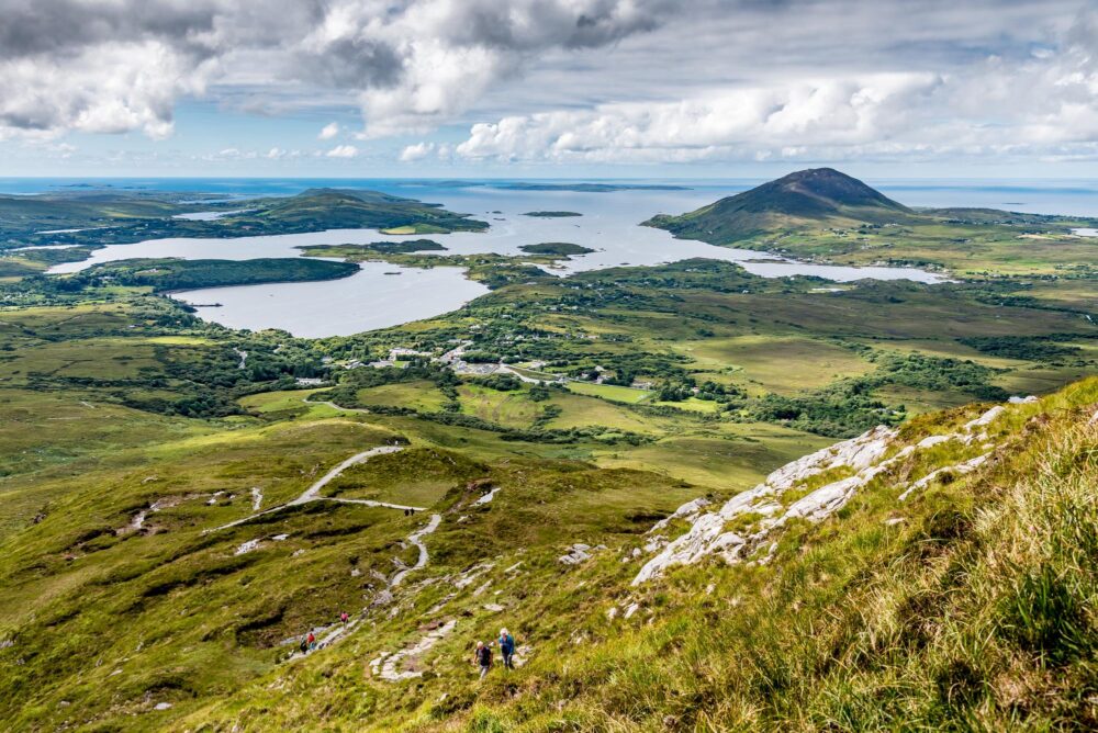 Randonnée au Diamond Hill dans le parc national du Connemara en Irlande
