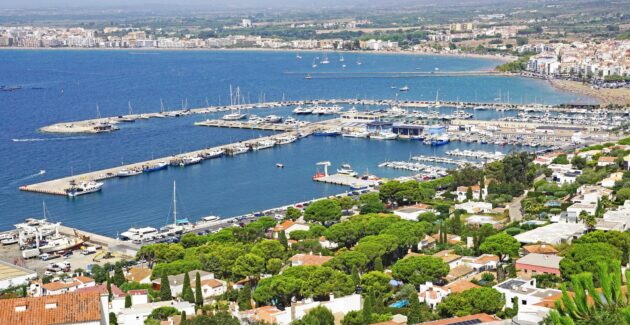 Roses sur la Costa Brava en Espagne