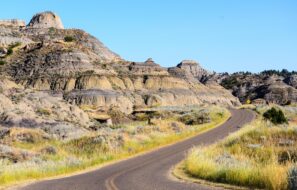 Route du Montana dans le Makoshika State Park