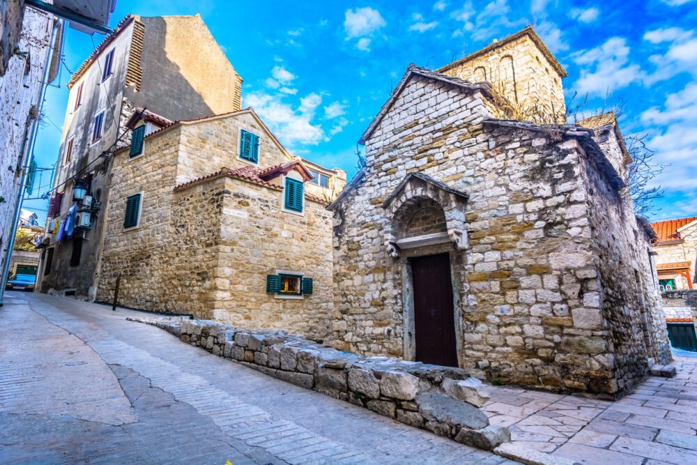 Vieilles maisons en pierre dans le quartier Veli Varoš à Split