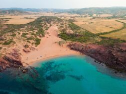 Visiter la Cala Pregonda à Minorque