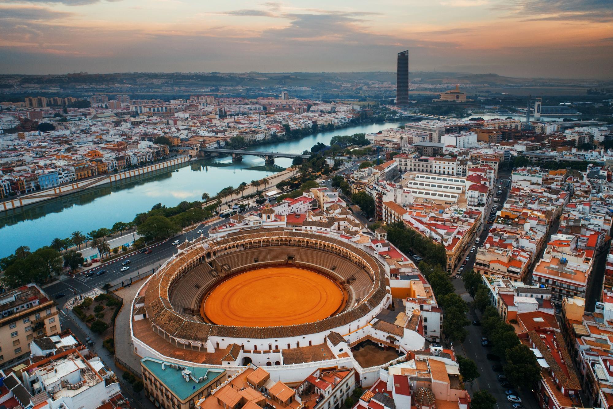 Vue aérienne de la Plaza de Toros de la Maestranza à Séville