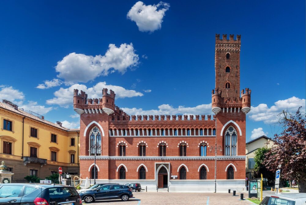 Vue sur la Torre Comentina d'Asti