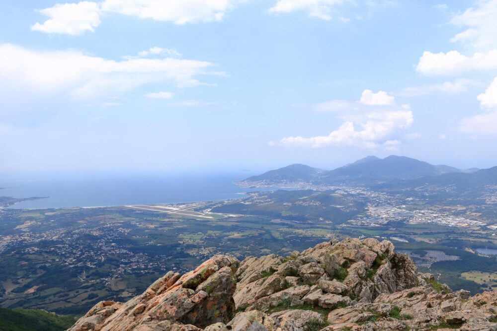 Vue sur la montagne du Monte d'Ignascu près d'Ajaccio en Corse