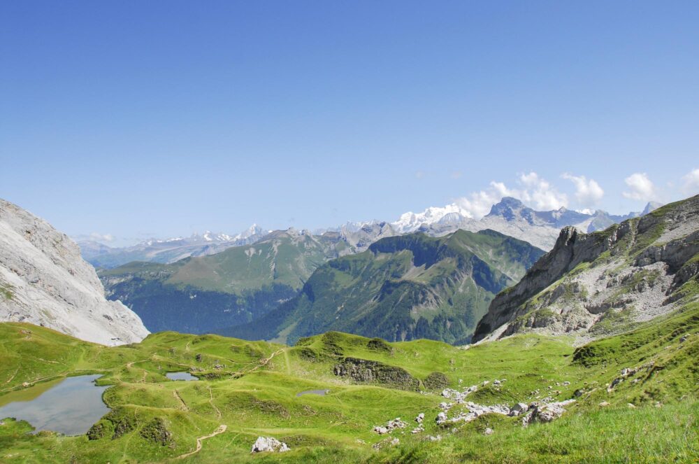 Vue sur le Lac de Peyre au Grand-Bornand