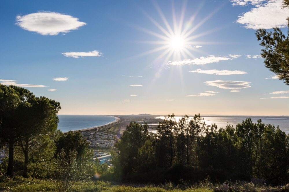 Vue sur le Lido de Thau depuis la Forêt des Pierres Blanches, Sète