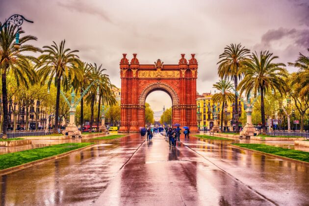 Arc de Triomf de Barcelone sous la pluie