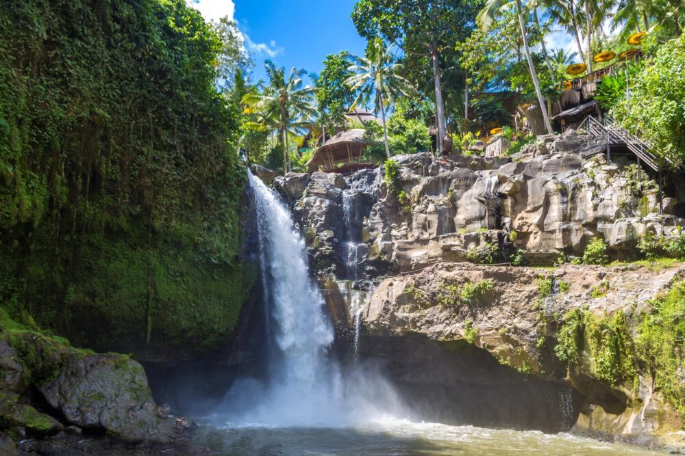 Cascade Tegenungan à Bali, Indonésie