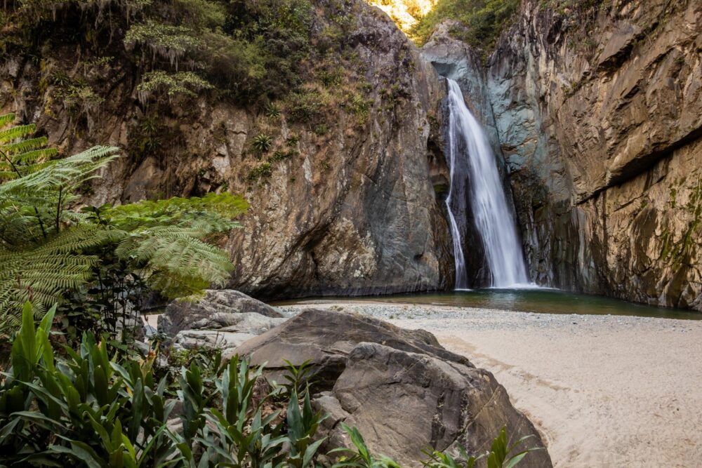 Cascade de Salto Jimenoa près de la ville de Jarabacoa en République Dominicaine