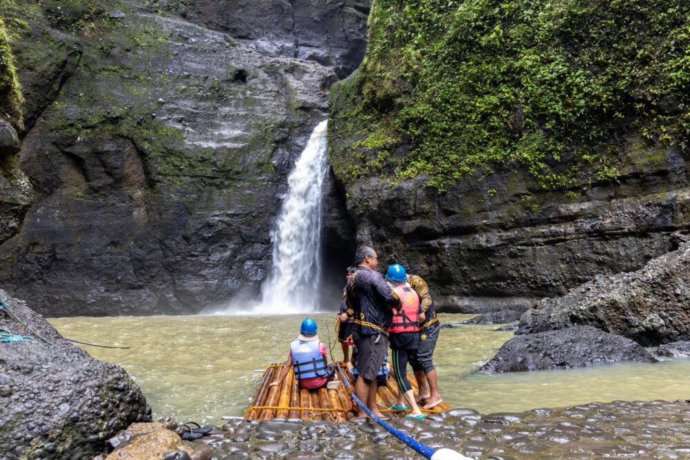 Chutes de Pagsanjan aux Philippines