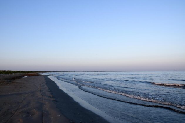 Coucher de soleil sur la plage de Sulina