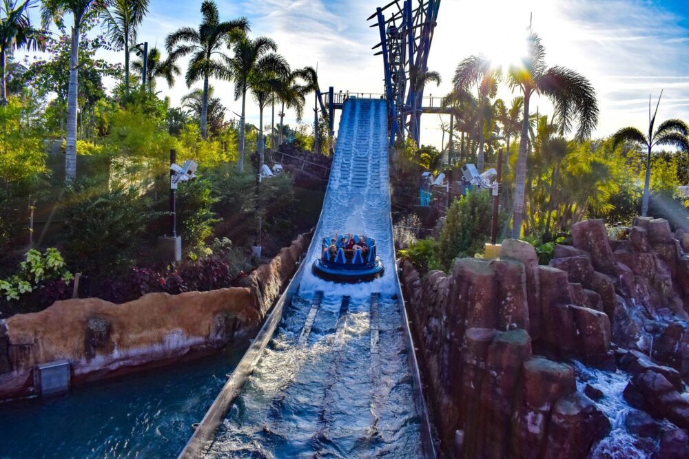 De sensations fortes dans l'attraction Infinity Falls à Seaworld Orlando