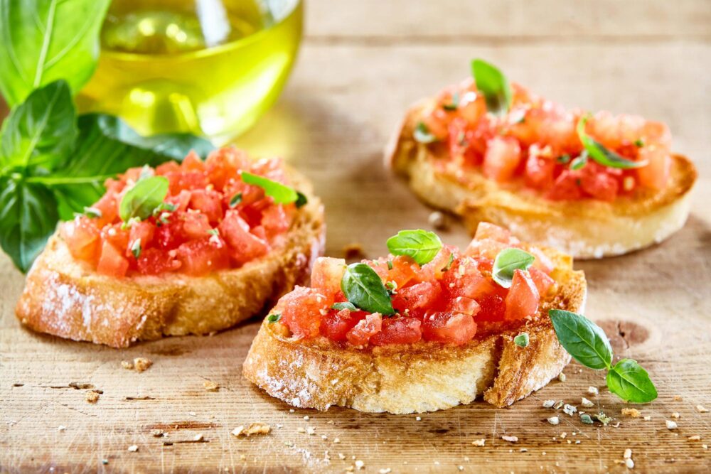 Des bruschetta de tomates et basilic comme celles que vous mangerez à Santiago’s Bodega, Orlando