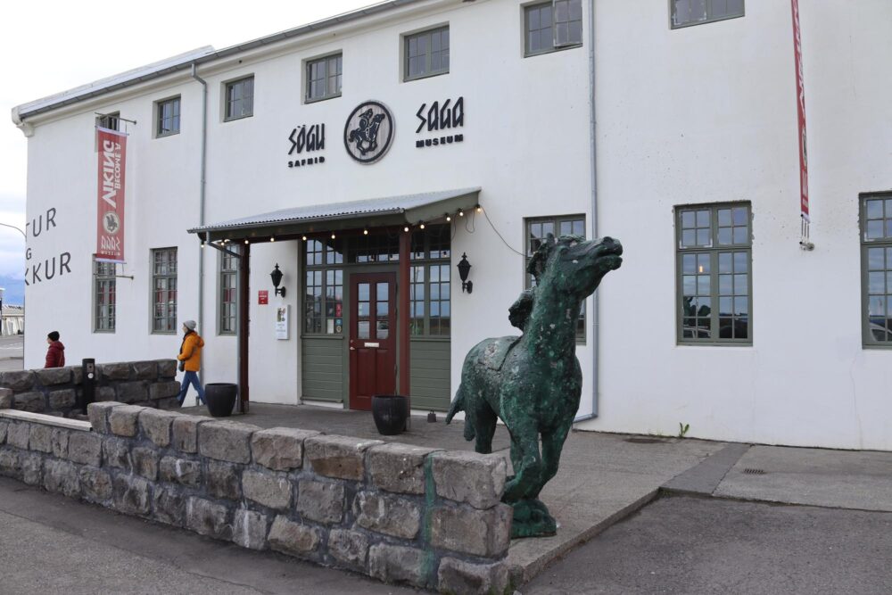 Entrée du musée Saga.