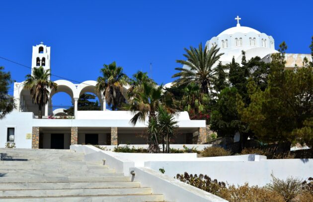 Façade extérieure du musée archéologique de Fira
