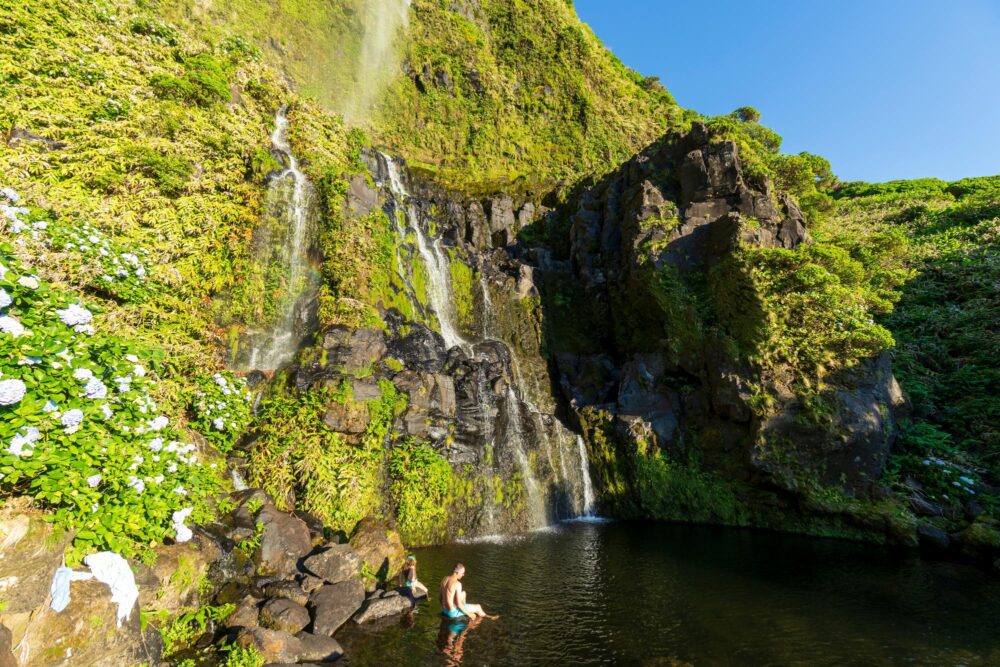 La cascade de Poço do Bacalhau, Les Açores