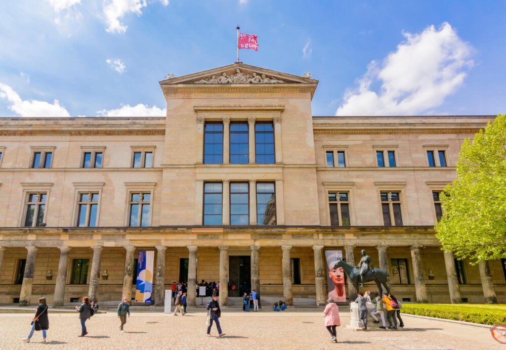 La façade extérieure du Neues Museum sur l’Île aux Musées, Berlin, Allemagne