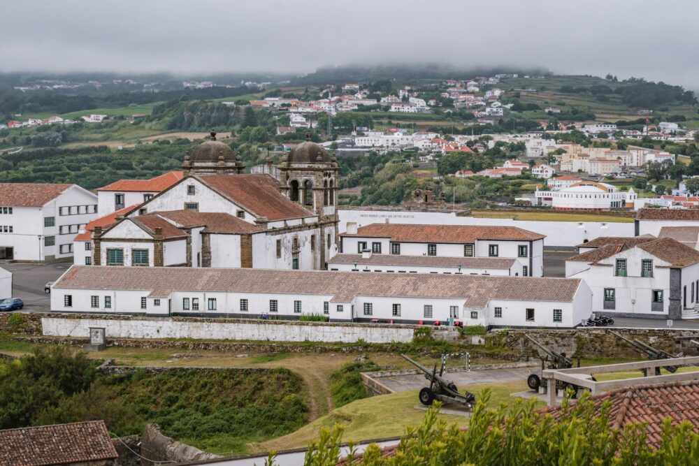 La forteresse de São João Baptista, Les Açores